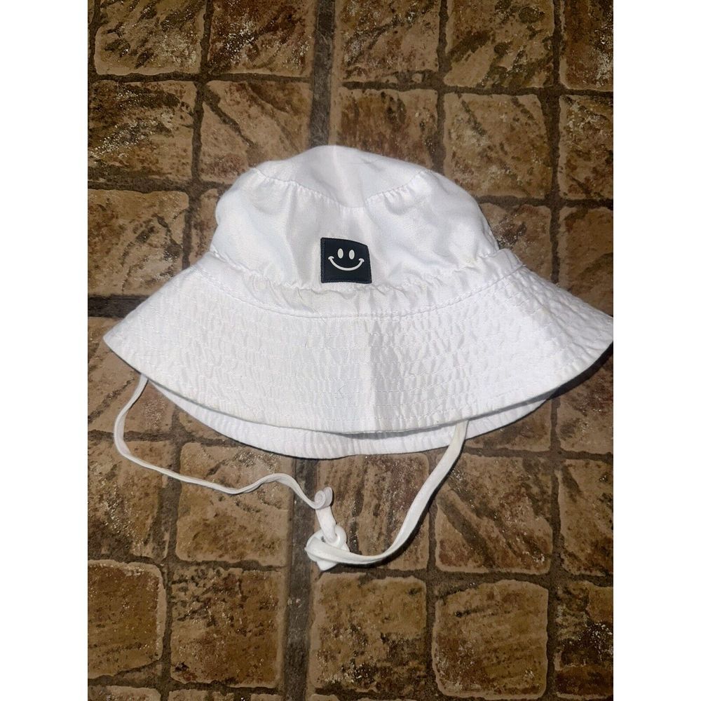 White Boonie Smiley Face Baby Beach Hat (shows Some Wear) Unisex